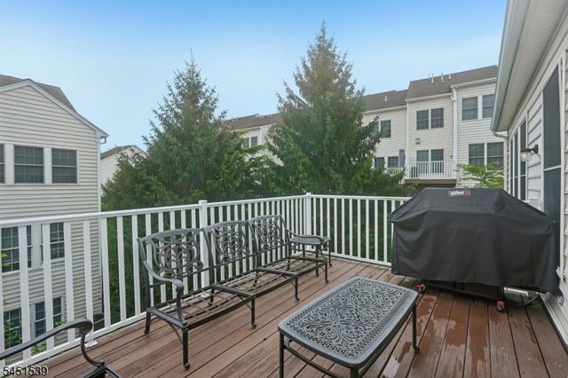 2 Constitution Ln, Totowa Boro, NJ 07512