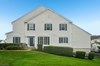 2 Constitution Ln, Totowa Boro, NJ 07512