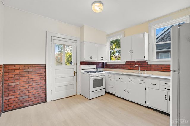 3017 Hull Avenue, Cincinnati, OH 45211