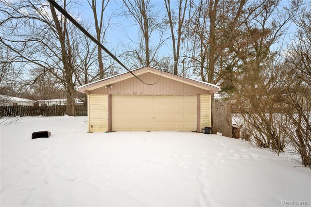 29266 Southgate Drive, Southfield, MI 48076