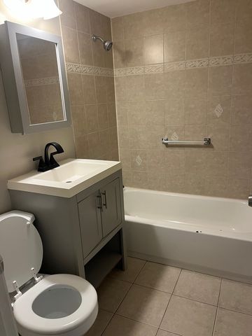 10917 LLOYD Drive 3, Worth, IL 60482