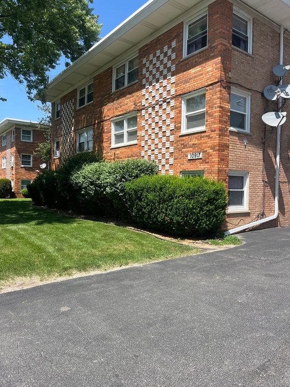 10917 LLOYD Drive 3, Worth, IL 60482