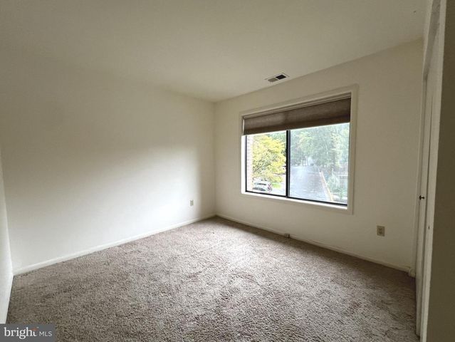 8729 SHERIDAN FARMS CT, Springfield, VA 22152