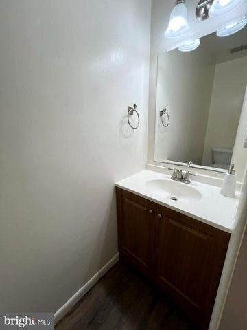 8729 SHERIDAN FARMS CT, Springfield, VA 22152