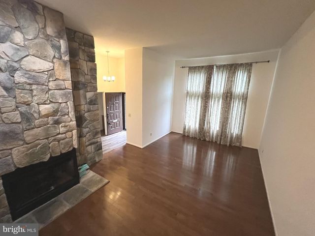 8729 SHERIDAN FARMS CT, Springfield, VA 22152