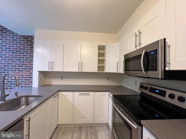 8729 SHERIDAN FARMS CT, Springfield, VA 22152