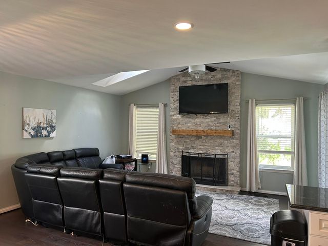 1360 Pond View Court, Wixom, MI 48393