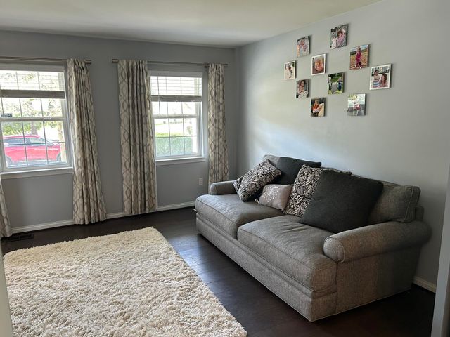 1360 Pond View Court, Wixom, MI 48393