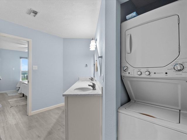 7600 Seawall Boulevard 113, Galveston, TX 77551