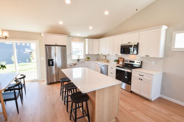 4205 Bristlecone Loop S, Fargo, ND 58104