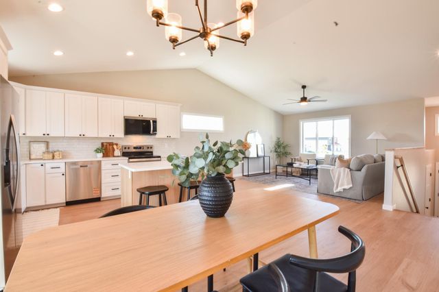 4205 Bristlecone Loop S, Fargo, ND 58104