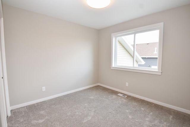 4205 Bristlecone Loop S, Fargo, ND 58104