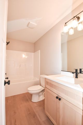 4205 Bristlecone Loop S, Fargo, ND 58104