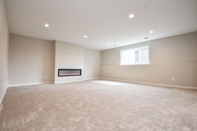 4205 Bristlecone Loop S, Fargo, ND 58104