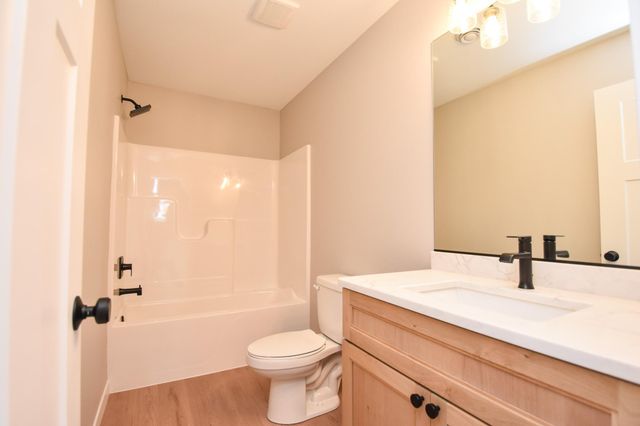 4205 Bristlecone Loop S, Fargo, ND 58104