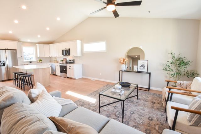 4205 Bristlecone Loop S, Fargo, ND 58104