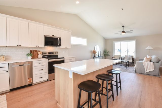 4205 Bristlecone Loop S, Fargo, ND 58104