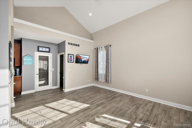 5164 Birch Lane, Springfield Charter Township, MI 48350