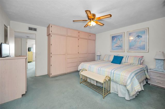 2001 WORLD PARKWAY BOULEVARD 39, Clearwater, FL 33763