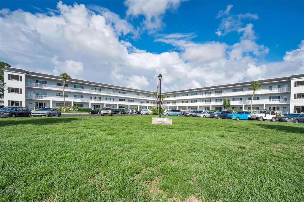 2001 WORLD PARKWAY BOULEVARD 39, Clearwater, FL 33763