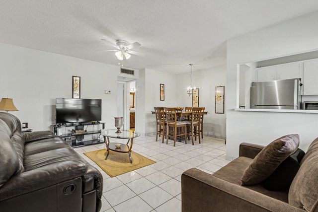 5300 Washington Street E208, Hollywood, FL 33021
