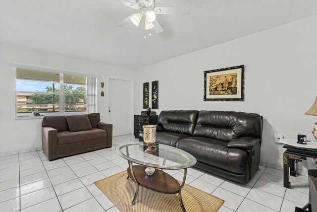 5300 Washington Street E208, Hollywood, FL 33021