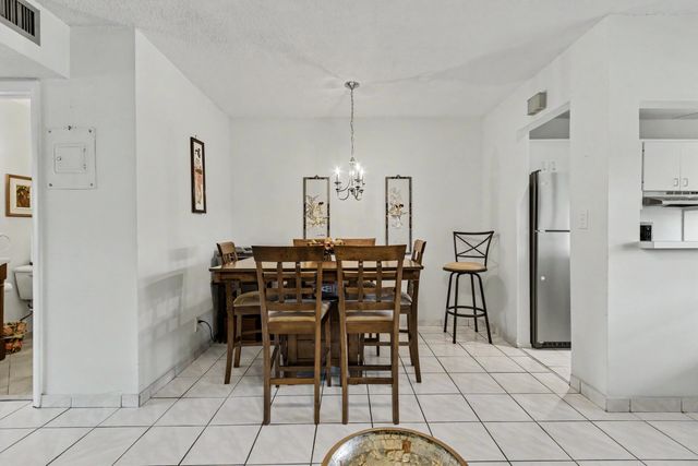 5300 Washington Street E208, Hollywood, FL 33021