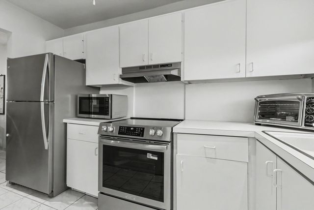 5300 Washington Street E208, Hollywood, FL 33021