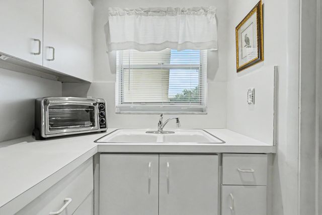 5300 Washington Street E208, Hollywood, FL 33021