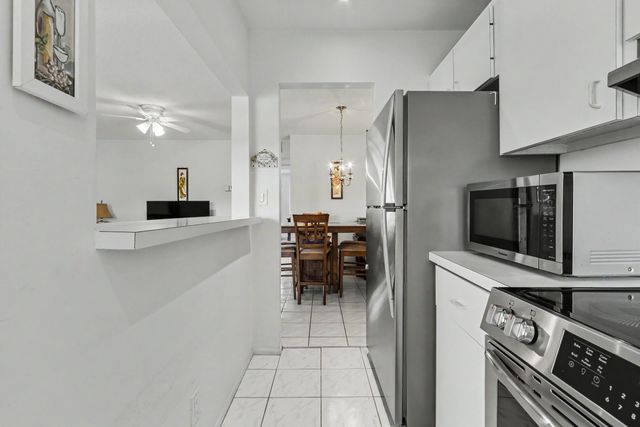5300 Washington Street E208, Hollywood, FL 33021
