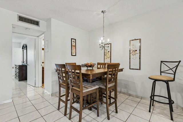 5300 Washington Street E208, Hollywood, FL 33021