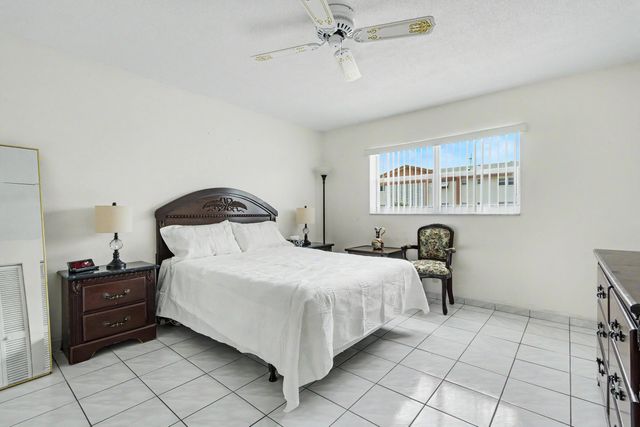 5300 Washington Street E208, Hollywood, FL 33021