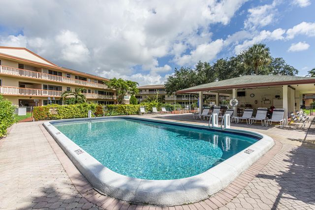 5300 Washington Street E208, Hollywood, FL 33021