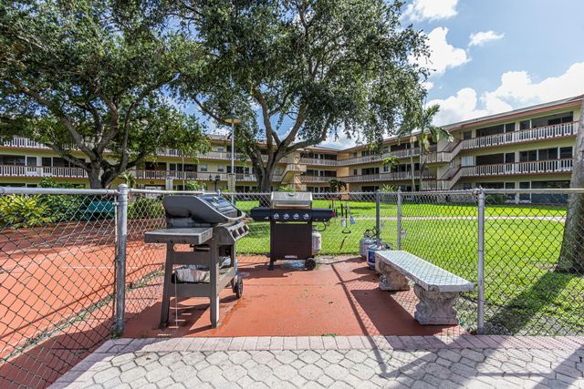 5300 Washington Street E208, Hollywood, FL 33021