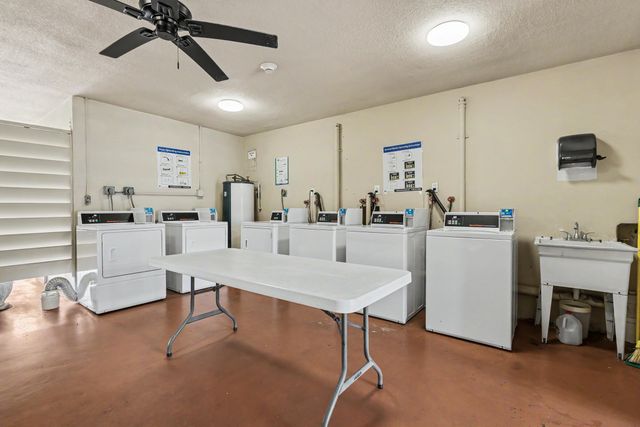 5300 Washington Street E208, Hollywood, FL 33021