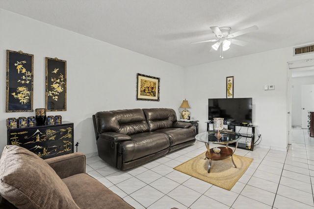 5300 Washington Street E208, Hollywood, FL 33021