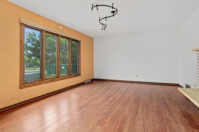 9339 Cedar Lake Road S, Saint Louis Park, MN 55426