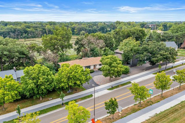 9339 Cedar Lake Road S, Saint Louis Park, MN 55426