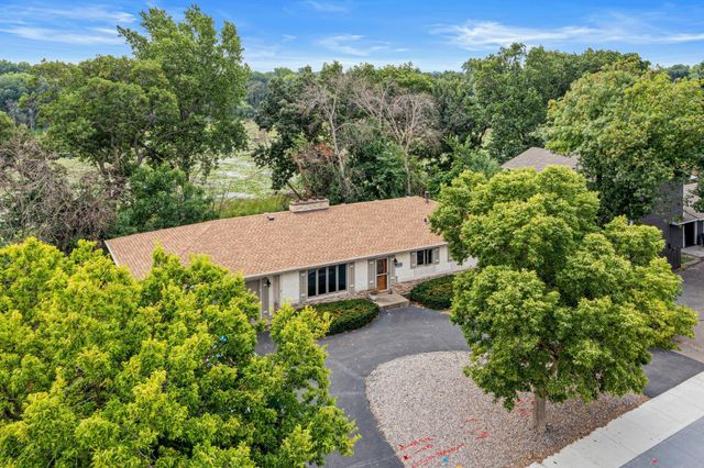 9339 Cedar Lake Road S, Saint Louis Park, MN 55426