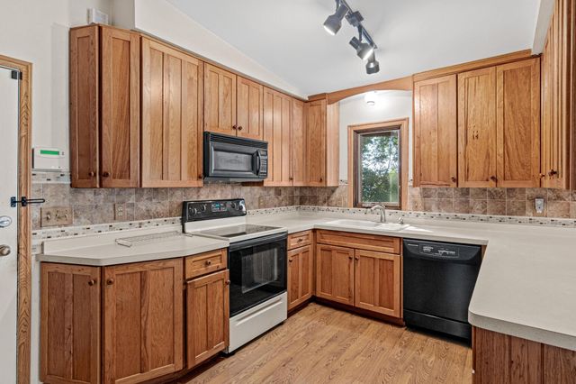 9339 Cedar Lake Road S, Saint Louis Park, MN 55426