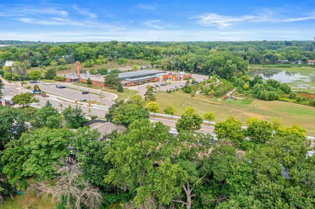 9339 Cedar Lake Road S, Saint Louis Park, MN 55426
