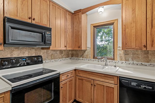 9339 Cedar Lake Road S, Saint Louis Park, MN 55426