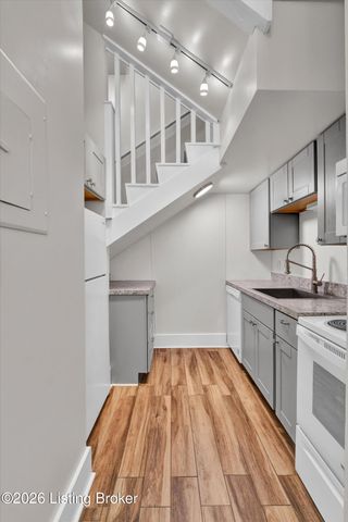 128 E Oak St APT 2, Louisville, KY 40203