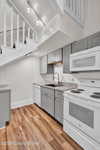 128 E Oak St APT 2, Louisville, KY 40203