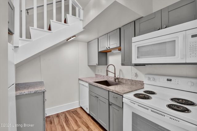 128 E Oak St APT 2, Louisville, KY 40203