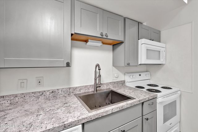 128 E Oak St APT 2, Louisville, KY 40203