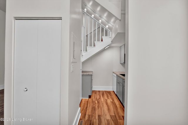 128 E Oak St APT 2, Louisville, KY 40203