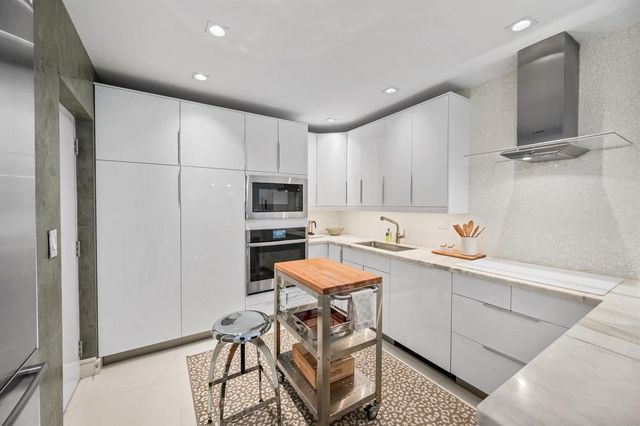 2275 S Ocean Boulevard 307n & C10n, Palm Beach, FL 33480