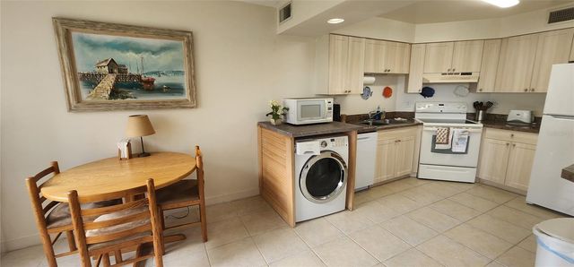 1515 PINELLAS BAYWAY S 30, St Petersburg, FL 33715