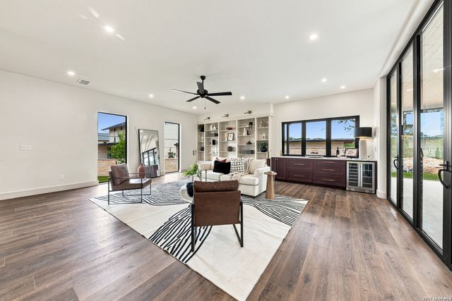 103 LAKEVIEW BLVD, New Braunfels, TX 78130